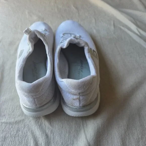 White Skechers Womens Sneakers Size 7 - Picture 3 of 6